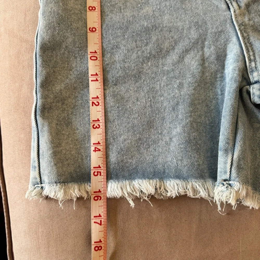 SHEIN. Blue Denim Cut off Jean Shorts. Size 2. Front & Back Pockets.‎